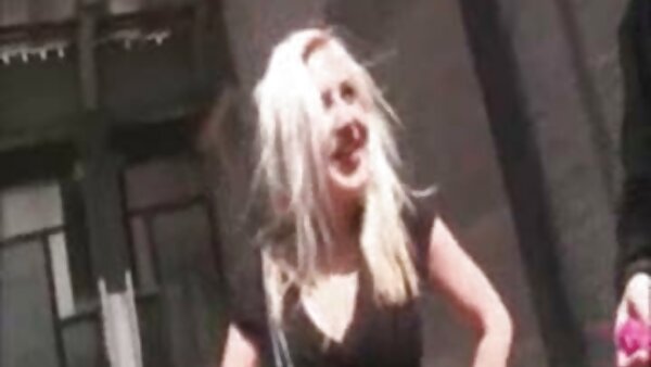 Remaja jahat dengan titties video sex lucah melayu kecil Allie Haze bekerja pada batang besar dengan mulutnya